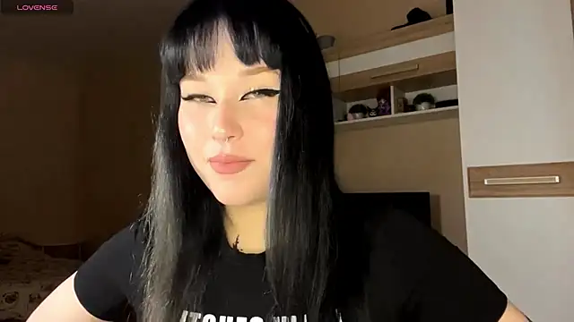 LaurenOveson online show from 10-28-25, 07:23