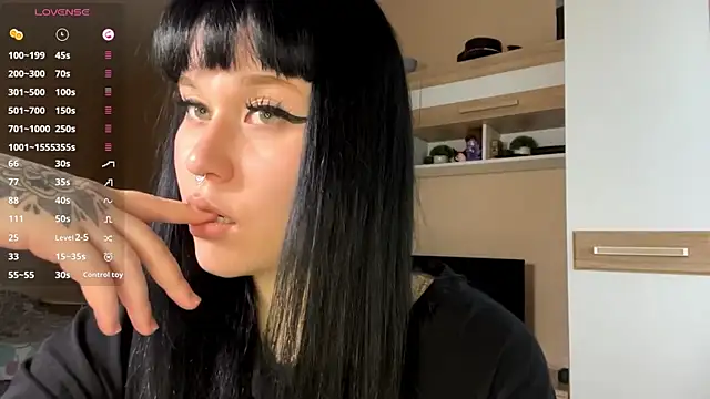 LaurenOveson online show from 11-10-25, 06:23