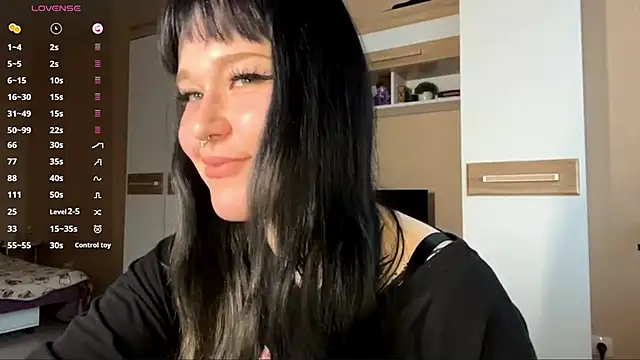 LaurenOveson online show from 11-26-25, 11:11