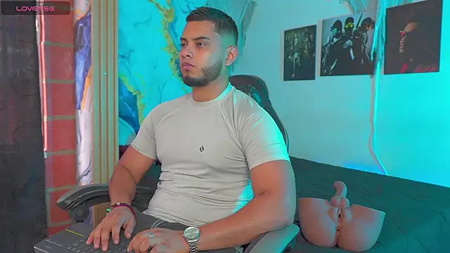 Snapshot of Tiler_wolker chatting on 11-04-25, 08:08 Tiler wolker online show from 11-04-25, 08:08