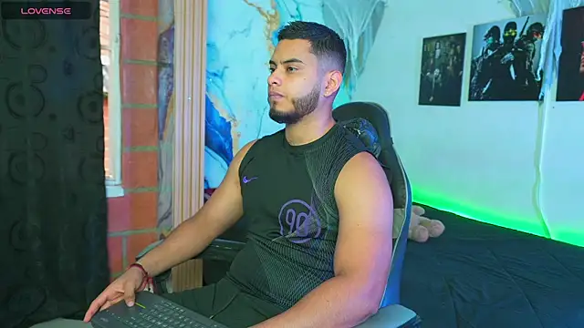 Snapshot of Tiler_wolker chatting on 11-06-25, 10:21 Tiler wolker online show from 11-06-25, 10:21