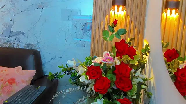 Nayla Monroee online show from 11-18-25, 08:02