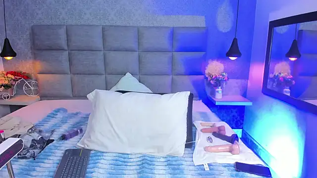 Luna Bella3 online show from 01-10-26, 11:01