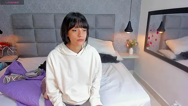 Luna Bella3 online show from 02-18-26, 11:17