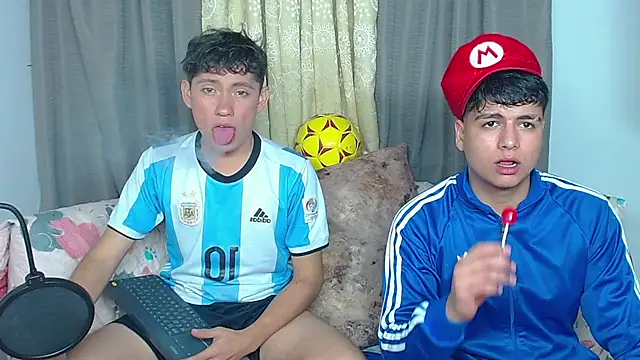 Snapshot of the_boy_king016 chatting on 10-29-25, 07:32 the boy king016 online show from 10-29-25, 07:32