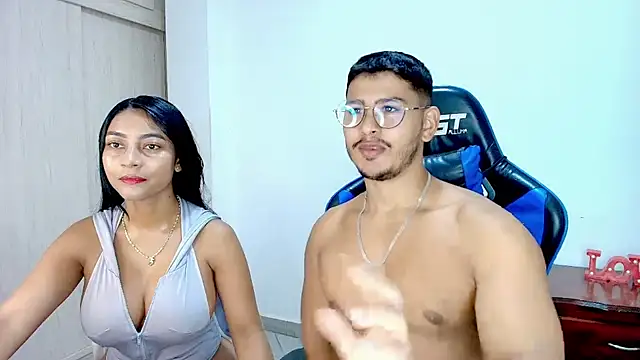 sophia and alex online show from 11-24-25, 03:56