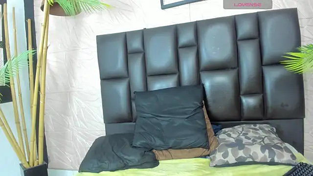 Snapshot of Maicol_ortiz chatting on 10-25-25, 10:04 Maicol ortiz online show from 10-25-25, 10:04