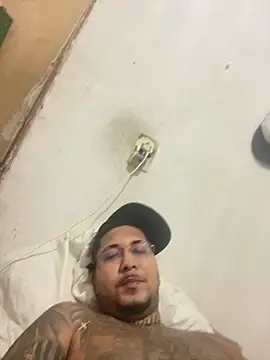 omascarado   online show from 10-30-25, 05:20