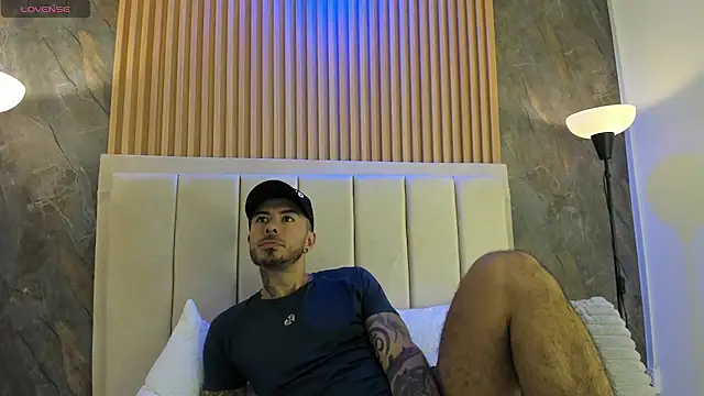 axel tatto online show from 10-27-25, 07:18