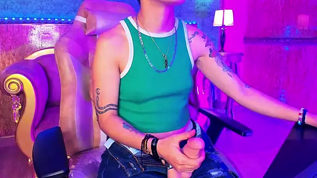 Snapshot of Ale_sweety_ chatting on 11-07-25, 12:16 Ale sweety online show from 11-07-25, 12:16