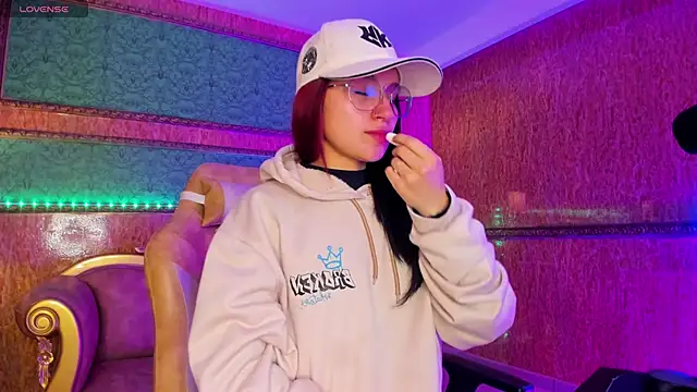 Snapshot of Ale_sweety_ chatting on 12-03-25, 12:36 Ale sweety online show from 12-03-25, 12:36