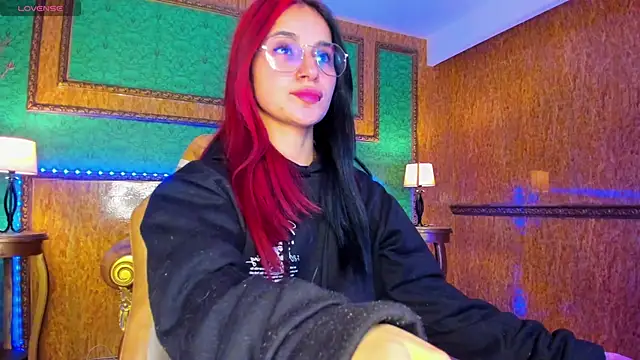 Snapshot of Ale_sweety_ chatting on 12-15-25, 12:31 Ale sweety online show from 12-15-25, 12:31