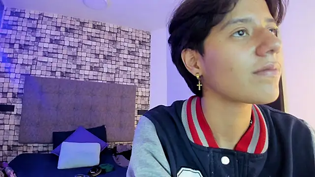 Ghost  Girl  online show from 11-13-25, 10:41