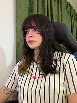 Snapshot of Annagoth_ chatting on 11-22-25, 04:33 Annagoth online show from 11-22-25, 04:33