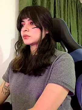 Snapshot of Annagoth_ chatting on 12-03-25, 01:57 Annagoth online show from 12-03-25, 01:57