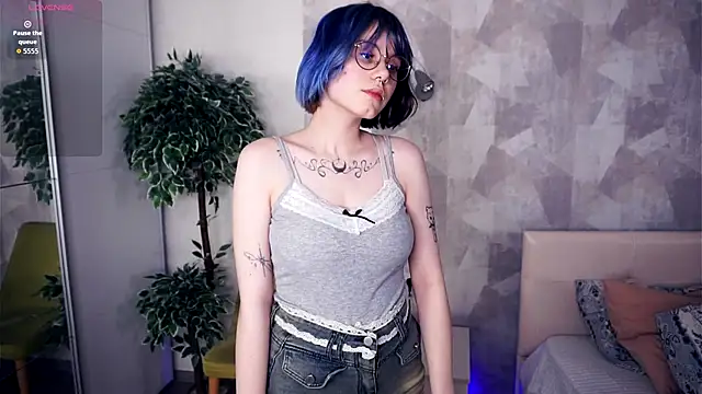 KellePourier online show from 12-16-25, 07:19