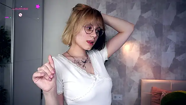 KellePourier online show from 02-10-26, 06:12