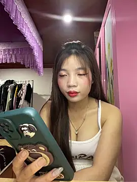 Snapshot of Zlienr023 chatting on 10-27-25, 01:15 Zlienr023 online show from 10-27-25, 01:15