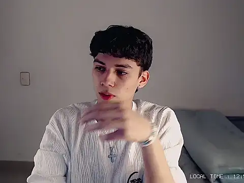 Sett 01 online show from 12-18-25, 05:57