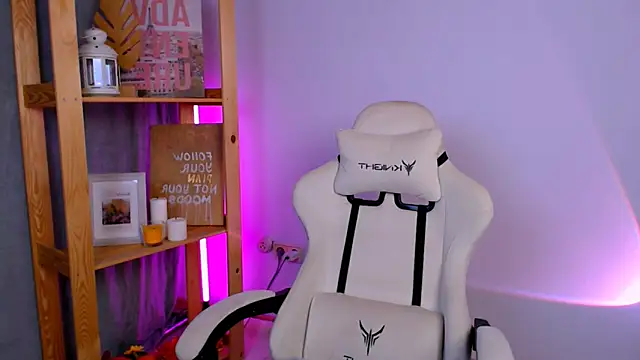 BallerinaCappuchino online show from 11-20-25, 02:34