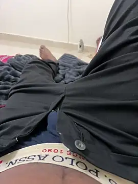 Nazeer8897 online show from 10-26-25, 10:43