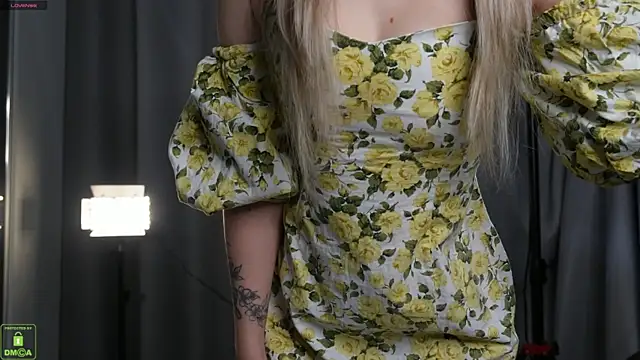 Snapshot of Hochu_Labubu chatting on 10-30-25, 12:39 Hochu Labubu online show from 10-30-25, 12:39