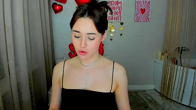 Snapshot of MakeYoueHappy chatting on 02-16-26, 12:01 MakeYoueHappy online show from 02-16-26, 12:01