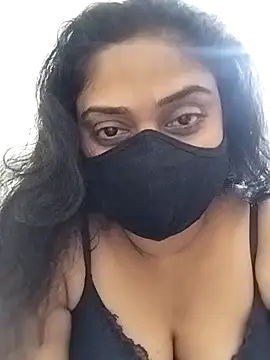 Snapshot of girl999 chatting on 10-31-25, 05:58 girl999 online show from 10-31-25, 05:58