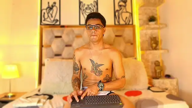 Snapshot of Andrew_Haalls chatting on 11-13-25, 07:57 Andrew Haalls online show from 11-13-25, 07:57