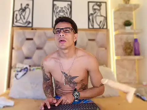 Snapshot of Andrew_Haalls chatting on 11-18-25, 08:46 Andrew Haalls online show from 11-18-25, 08:46