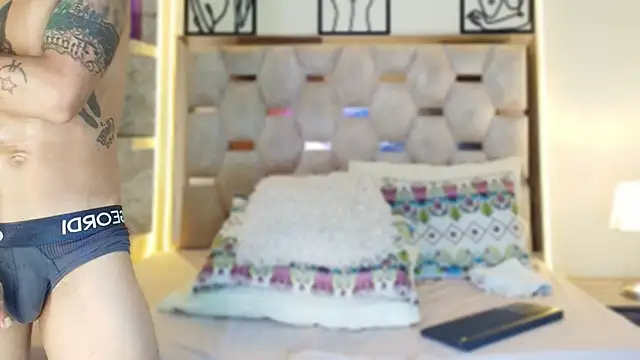 Snapshot of Andrew_Haalls chatting on 12-15-25, 08:35 Andrew Haalls online show from 12-15-25, 08:35