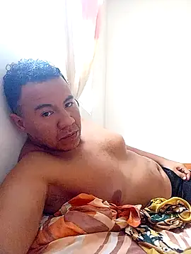 Fire latino online show from 10-29-25, 05:04