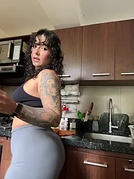 SugarTroubl33 online show from 12-16-25, 01:16