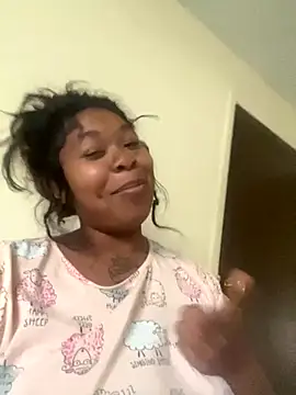 Snapshot of diimplezduhh chatting on 10-27-25, 09:41 diimplezduhh online show from 10-27-25, 09:41