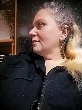 Lana-murr online show from 11-13-25, 07:02