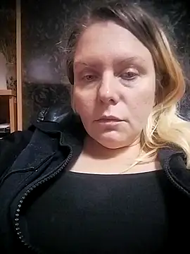 Lana-murr online show from 11-17-25, 06:46