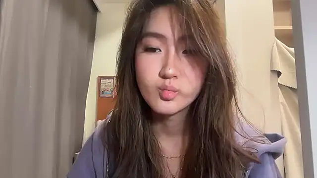 AlishaCheng online show from 01-06-26, 04:54