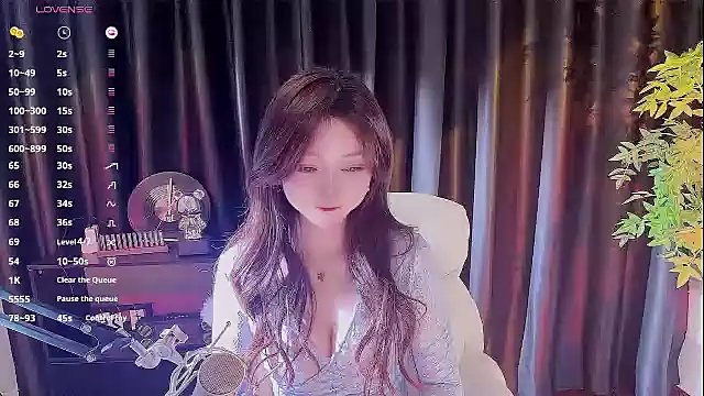 Snapshot of Yiluo95 chatting on 11-09-25, 05:44 Yiluo95 online show from 11-09-25, 05:44