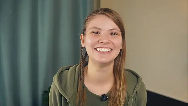 YoshieGradney online show from 10-28-25, 08:18