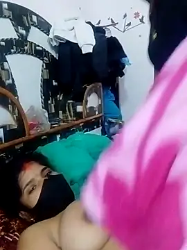 Snapshot of hot_couple_000 chatting on 12-16-25, 09:36 hot couple 000 online show from 12-16-25, 09:36