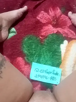 Snapshot of tutti2pbuzz chatting on 10-29-25, 02:41 tutti2pbuzz online show from 10-29-25, 02:41