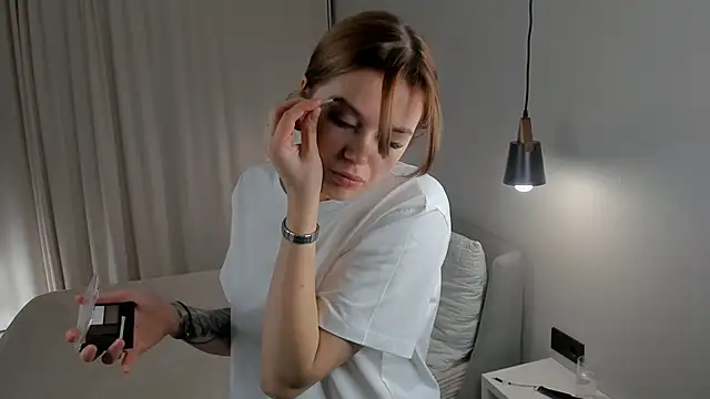 JulienneHauptman online show from 11-11-25, 01:49