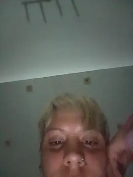 Snapshot of kellyMatsumoto chatting on 10-27-25, 06:12 kellyMatsumoto online show from 10-27-25, 06:12