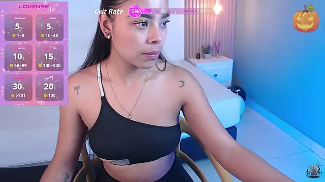 Snapshot of SoffiaDams2 chatting on 11-08-25, 11:43 SoffiaDams2 online show from 11-08-25, 11:43