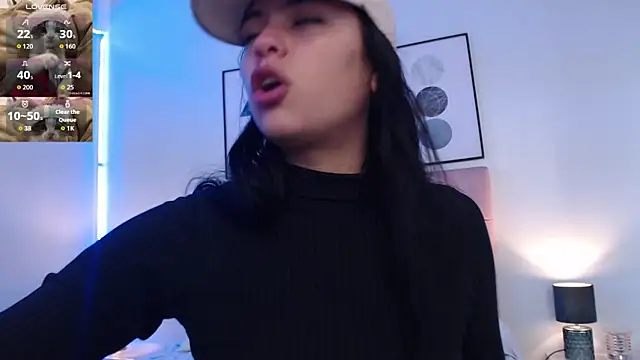 KikiVelvet online show from 11-22-25, 06:07