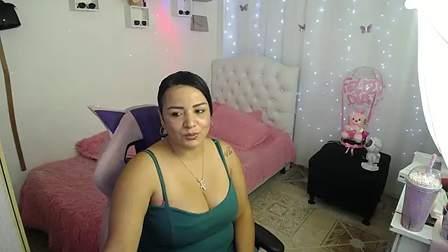 karitomyler   online show from 11-12-25, 04:40