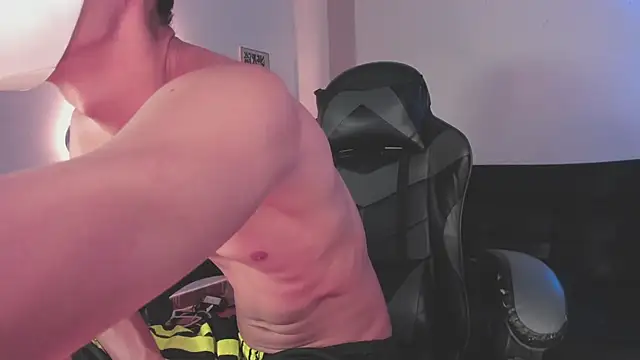 Snapshot of Senpai_Lover chatting on 11-17-25, 08:03 Senpai Lover online show from 11-17-25, 08:03