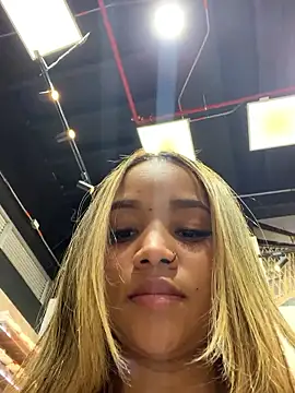 AriVelvet online show from 01-12-26, 08:25