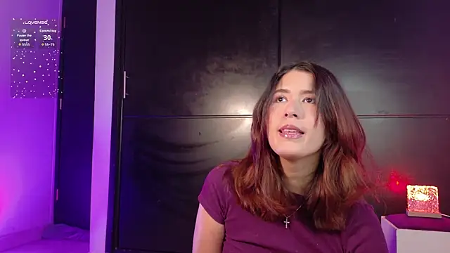 emilyy1  online show from 12-19-25, 02:18