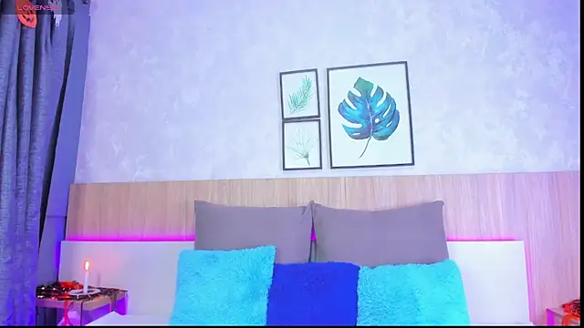 Alanna-Hank online show from 10-28-25, 03:32